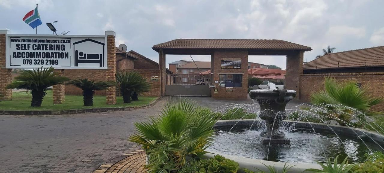 Rudman Townhouses - Family Apartment Boksburg Kültér fotó