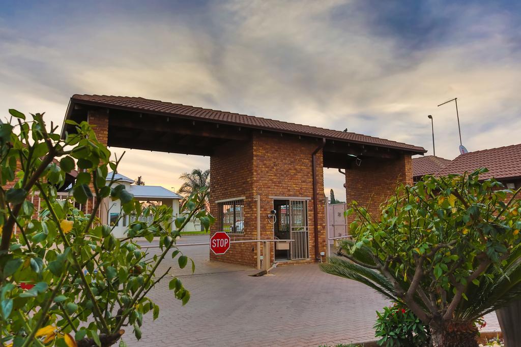 Rudman Townhouses - Family Apartment Boksburg Kültér fotó